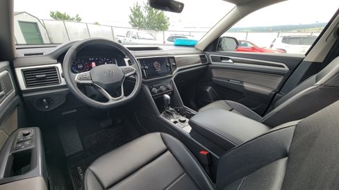 Used 2023 Volkswagen Atlas SE w/ Black Wheel Package image 19