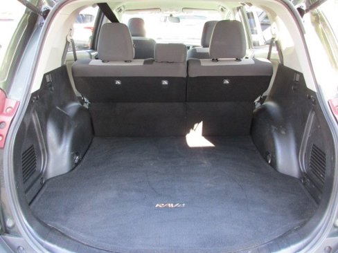 Used 2013 Toyota RAV4 LE image 28