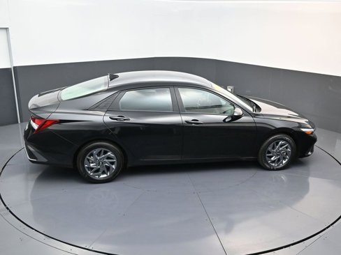 Certified 2024 Hyundai Elantra SEL image 15