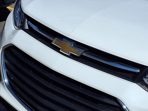 Used 2020 Chevrolet Trax LS image 27