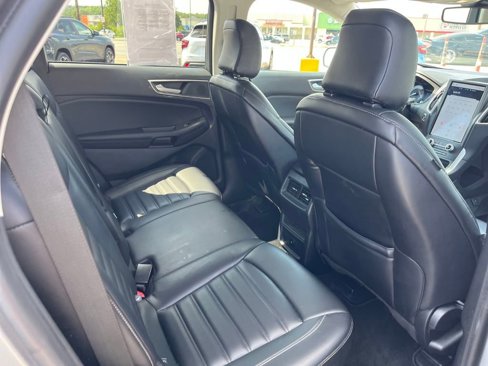 Used 2024 Ford Edge SEL image 25