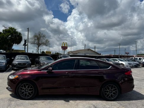 Used 2017 Ford Fusion SE w/ Equipment Group 201A image 8