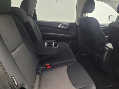 Used 2019 Nissan Pathfinder SV image 19