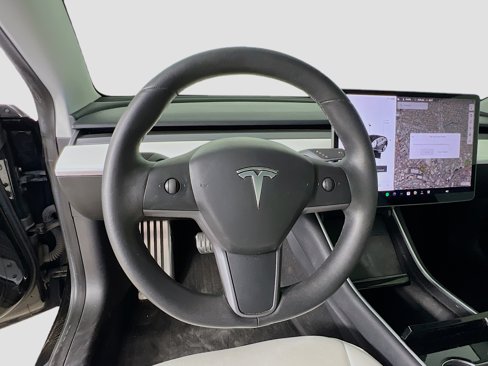 Used 2020 Tesla Model 3 Standard Range image 11