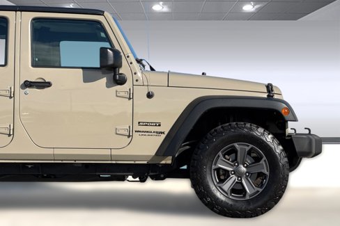 Used 2018 Jeep Wrangler Unlimited Sport w/ Connectivity Group image 32
