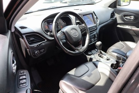 Used 2020 Jeep Cherokee Trailhawk w/ Cold Weather Group image 13