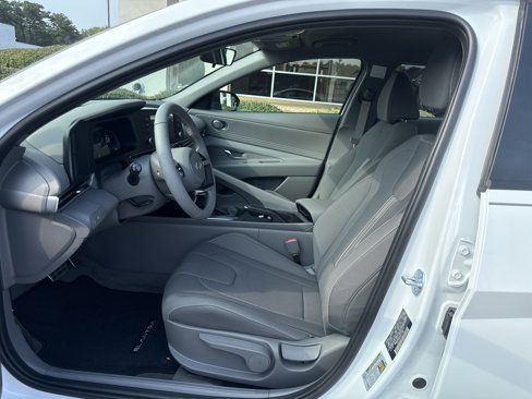 New 2025 Hyundai Elantra Sport image 11