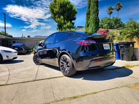 Used 2021 Tesla Model Y Performance image 3