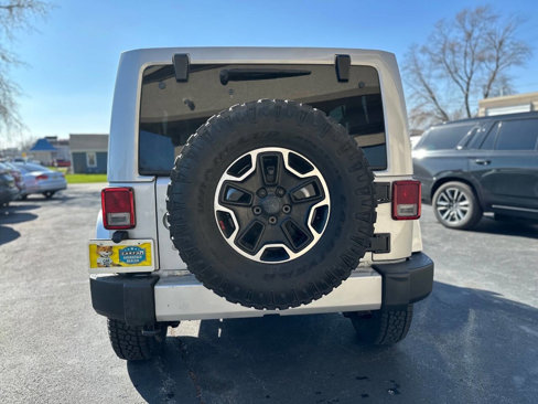 Used 2012 Jeep Wrangler Unlimited Sahara image 7