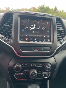 Used 2022 Jeep Cherokee Trailhawk w/ Sound & Nav Group image 19
