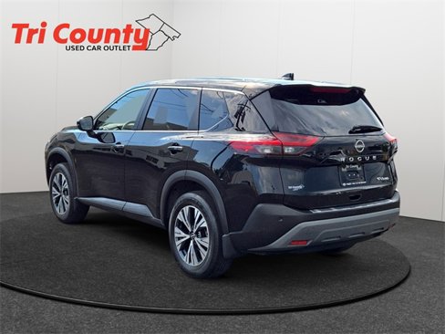 Used 2022 Nissan Rogue SV image 5