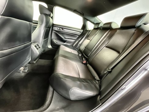 Used 2018 Honda Accord Sport image 24
