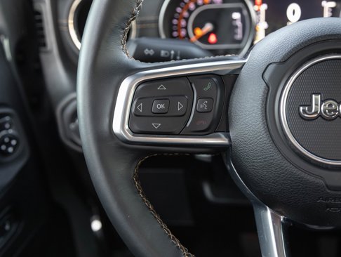 Used 2022 Jeep Gladiator Overland image 15