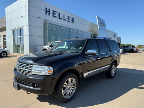 Used 2012 Lincoln Navigator 4WD image 3