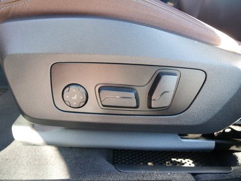 Used 2024 BMW X2 xDrive28i w/ Premium Package image 16