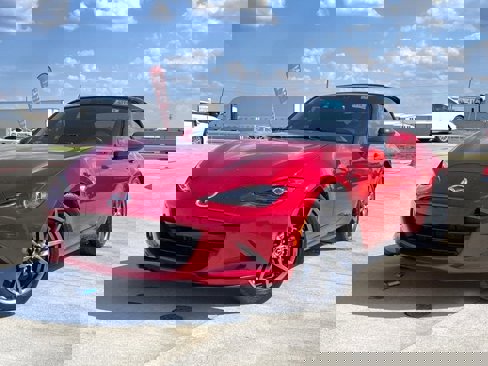 Used 2016 MAZDA MX-5 Miata Grand Touring image 2