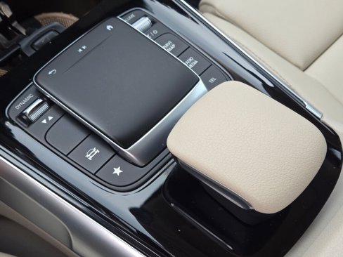 Used 2021 Mercedes-Benz GLB 250 w/ Premium Package image 30