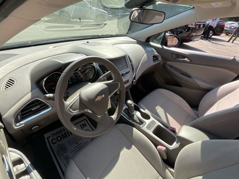 Used 2018 Chevrolet Cruze LS image 13