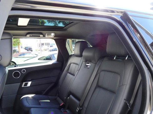 Used 2020 Land Rover Range Rover Sport HSE Dynamic image 16