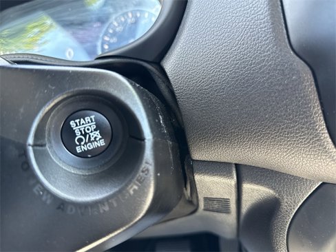 Used 2021 Jeep Renegade Limited image 17