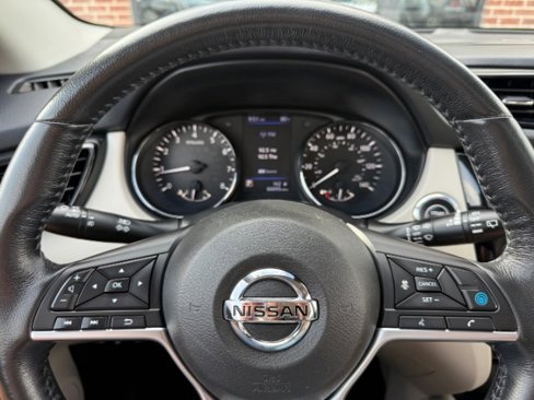 Used 2019 Nissan Rogue Sport SL w/ Premium Package image 18