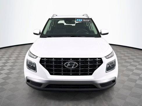 Certified 2024 Hyundai Venue SEL image 2