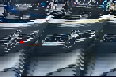 Certified 2025 Volvo S60 B5 Core image 23