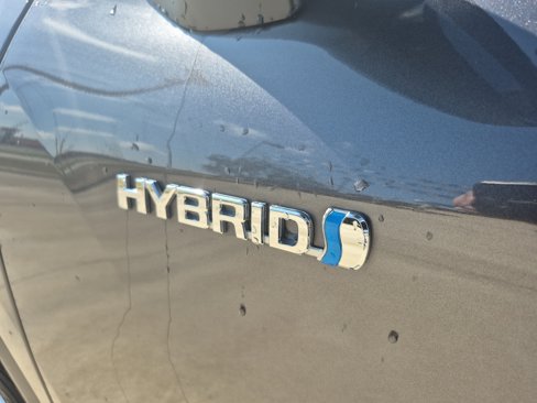 Used 2021 Toyota Highlander LE image 10