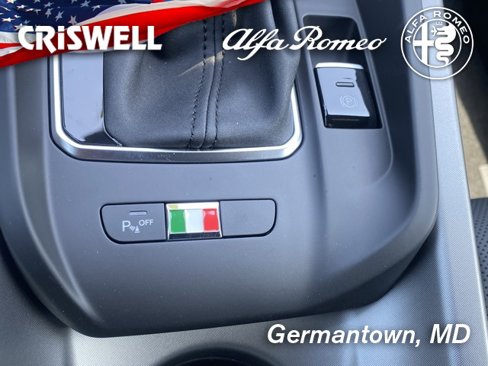 New 2025 Alfa Romeo Tonale w/ Premium Package image 32