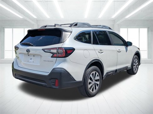 Used 2021 Subaru Outback Premium image 3