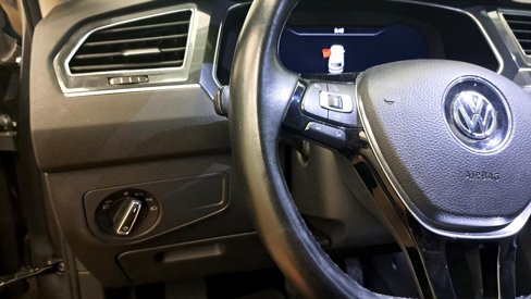 Used 2019 Volkswagen Tiguan SEL image 13