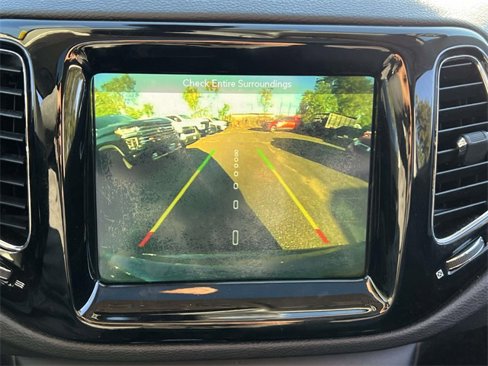 Used 2019 Jeep Compass Limited image 29