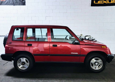 Used 1998 Chevrolet Tracker 4WD w/ Convenience Pkg image 4