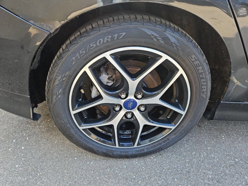 Used 2015 Ford Focus SE w/ SE Sport Package image 9