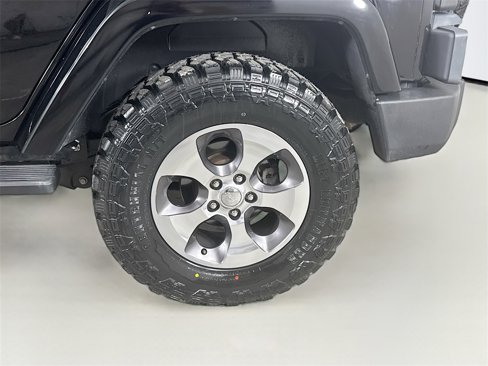 Used 2016 Jeep Wrangler Unlimited Sahara w/ Max Tow Package image 13