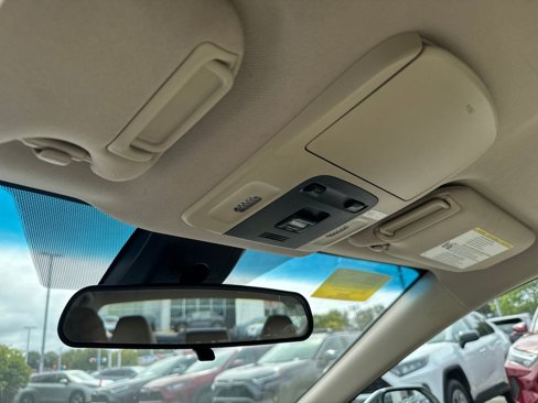 Used 2019 Toyota Camry LE image 28
