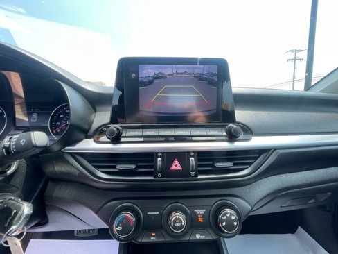 Used 2023 Kia Forte LXS w/ LXS Technology Package image 16