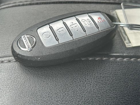 Used 2020 Nissan Rogue SV image 35