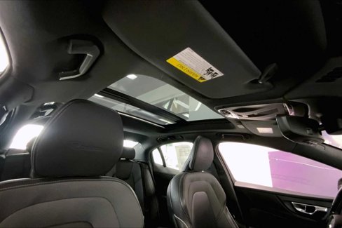 Used 2019 Volvo S60 T6 R-Design image 28