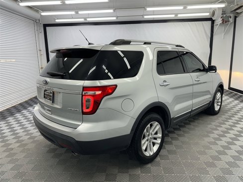 Used 2014 Ford Explorer XLT w/ Equipment Group 202A image 5