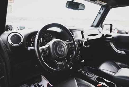 Used 2014 Jeep Wrangler Unlimited Sahara w/ Dual Top Group image 2