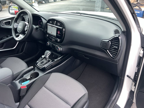 Used 2025 Kia Soul S image 27