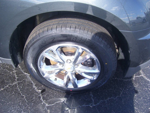 Used 2017 Chevrolet Equinox LT w/ Convenience Package image 2