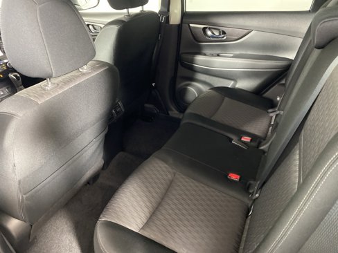 Used 2019 Nissan Rogue SV w/ Premium Package image 12