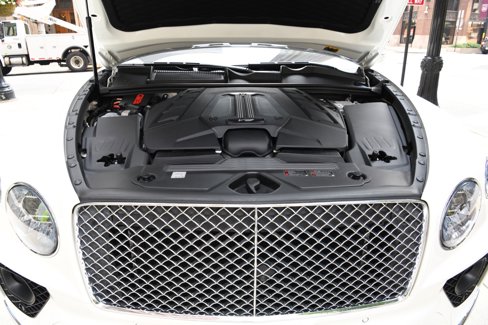 Used 2023 Bentley Bentayga image 26