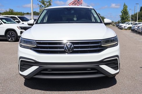 Used 2022 Volkswagen Tiguan SE image 2