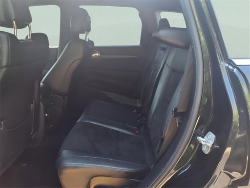 Used 2015 Jeep Grand Cherokee Altitude image 9
