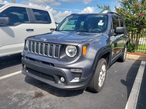 Used 2022 Jeep Renegade Latitude image 3