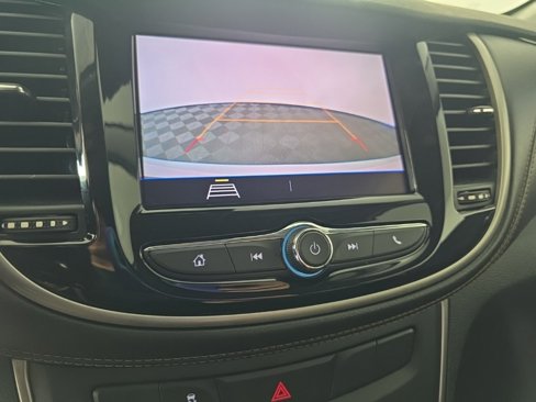 Used 2020 Chevrolet Trax LT image 18