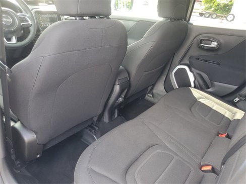 Used 2018 Jeep Renegade Latitude image 12